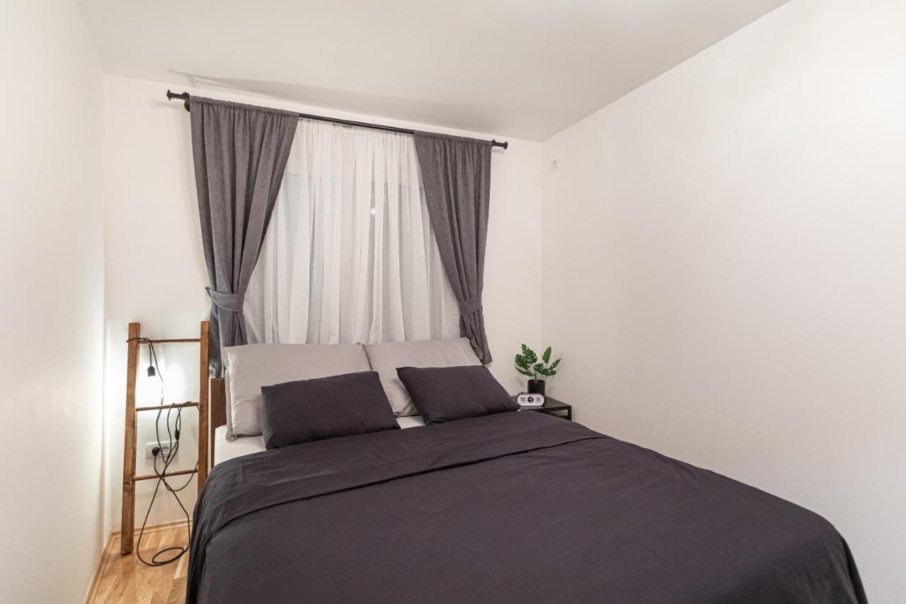 Live & Sleep Apartment Novi Sad Bagian luar foto