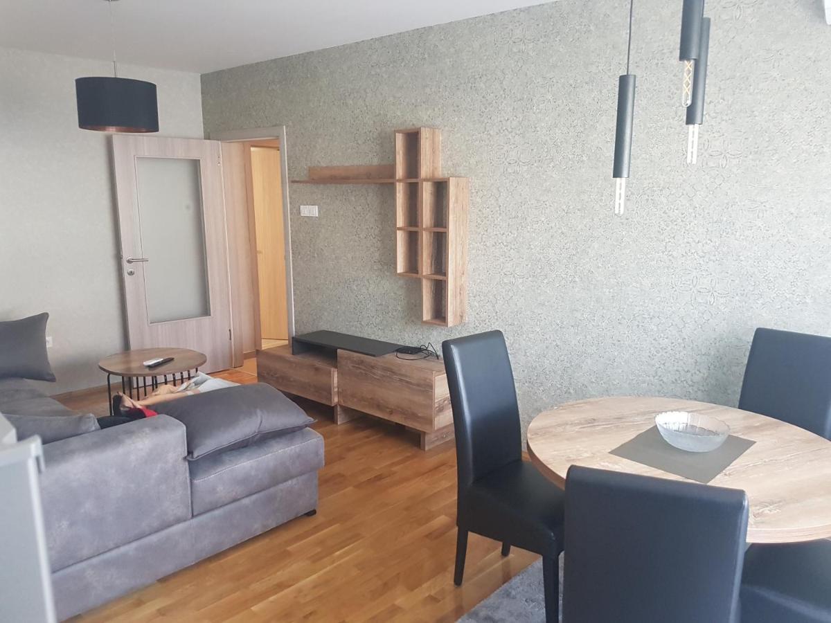 Live & Sleep Apartment Novi Sad Bagian luar foto