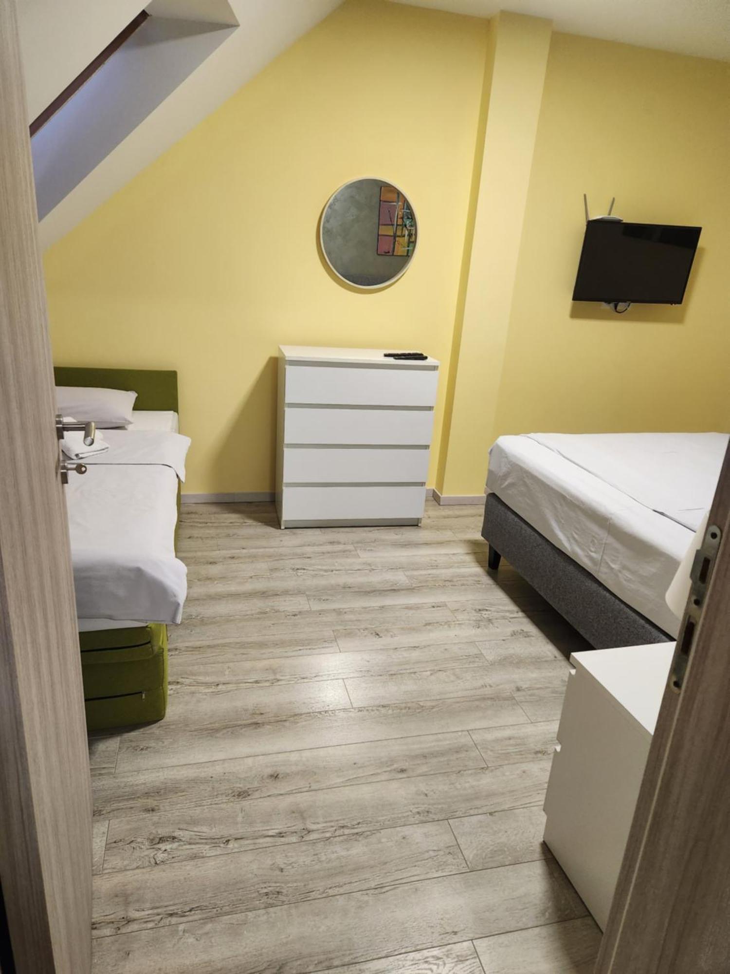 Live & Sleep Apartment Novi Sad Bagian luar foto