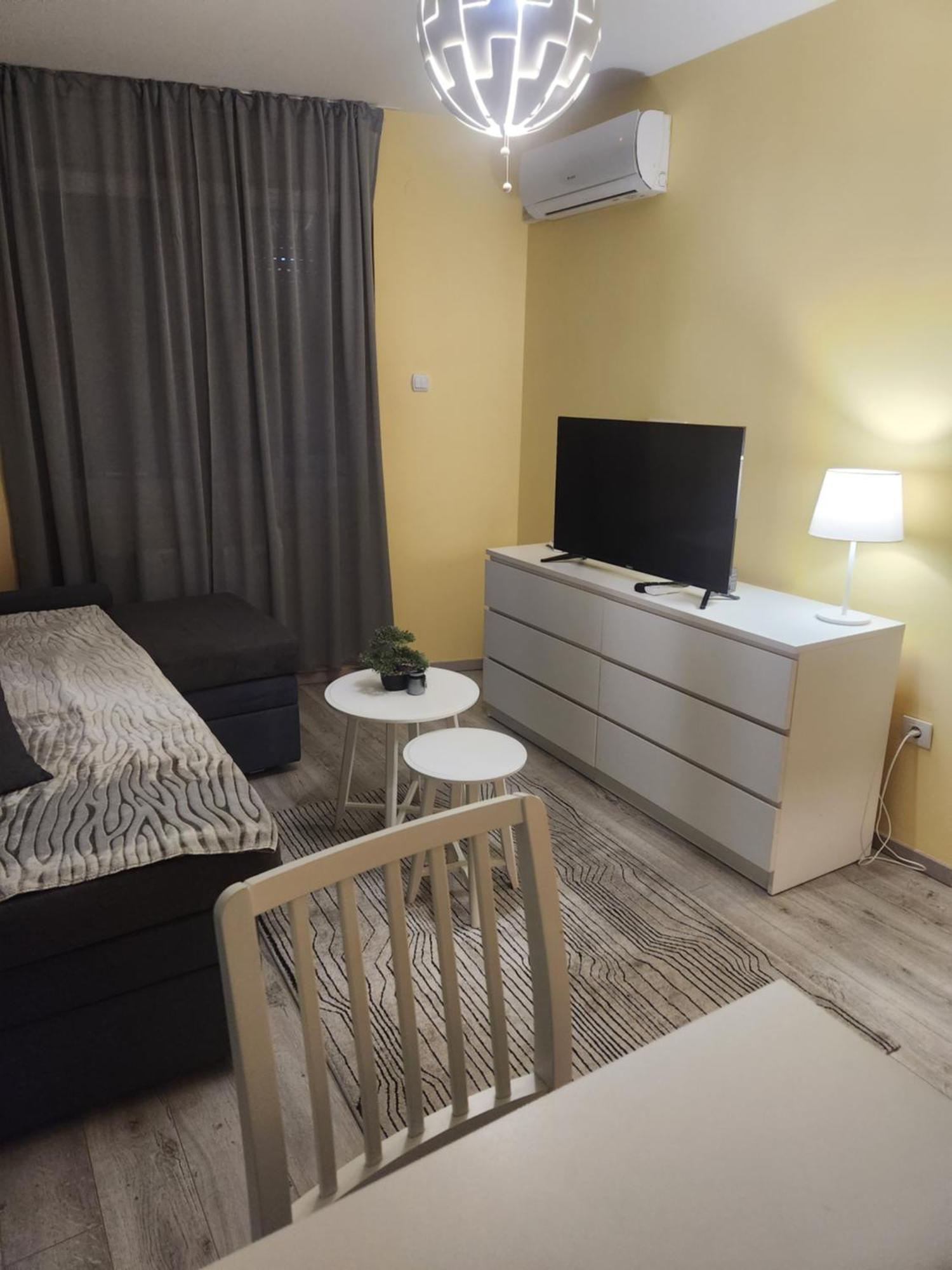 Live & Sleep Apartment Novi Sad Bagian luar foto