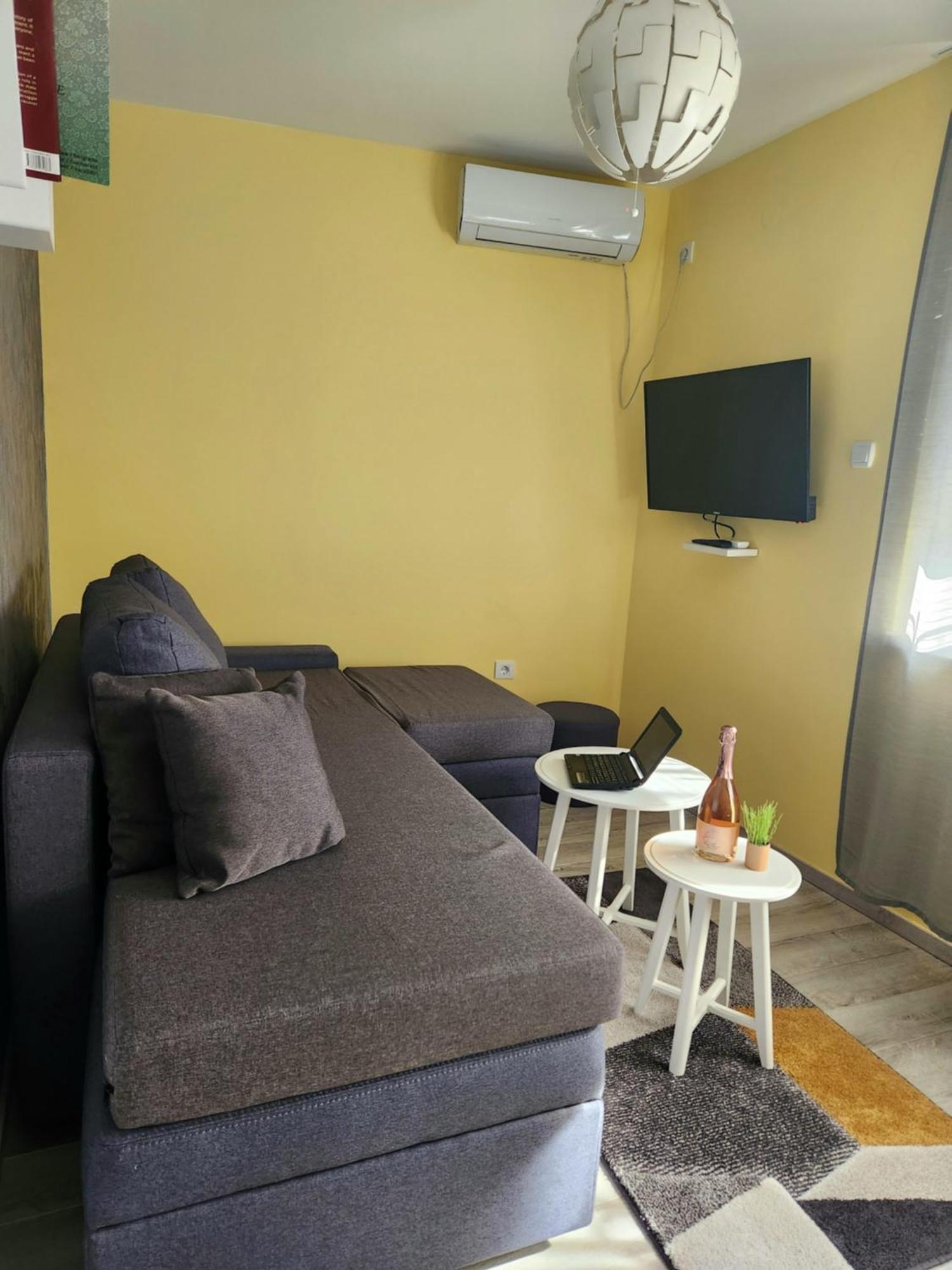 Live & Sleep Apartment Novi Sad Bagian luar foto